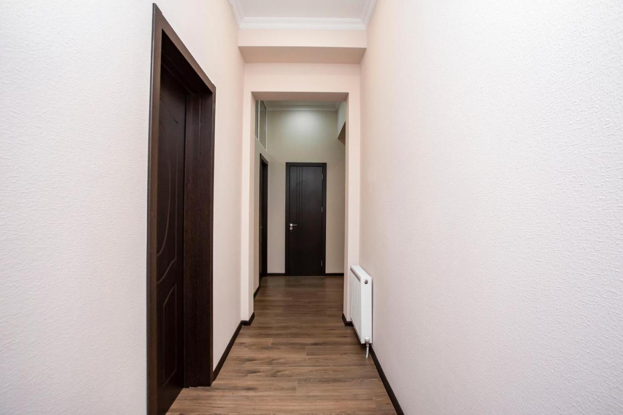 Near The Opera Apartment Tbilisi ภายนอก รูปภาพ