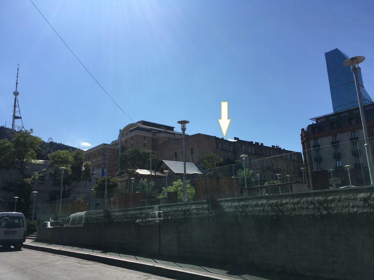 Near The Opera Apartment Tbilisi ภายนอก รูปภาพ